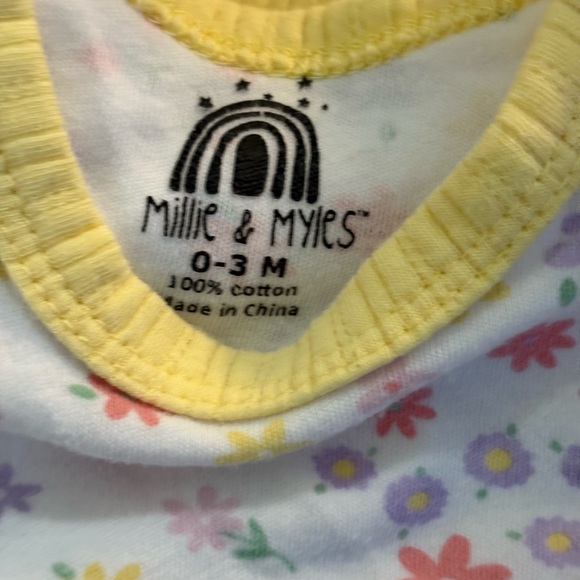 Millie&Myles 0-3 Months 2 Piece Footed Ribbed Yellow Body Suit I Love‎ My Family - Picture 5 of 7